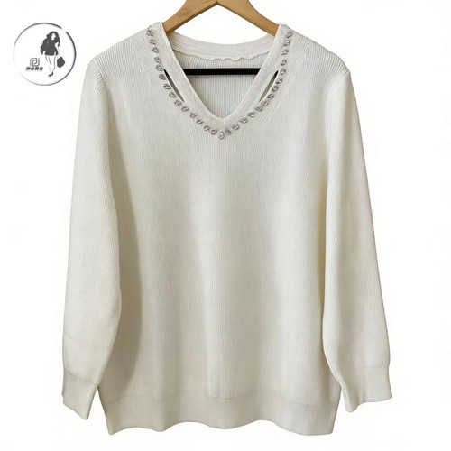 大码V领珍珠镂空显瘦针织衫