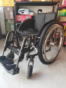 通用款运动休闲轮椅充气越野后轮轮椅配件24*1.95外胎铝合金扶手