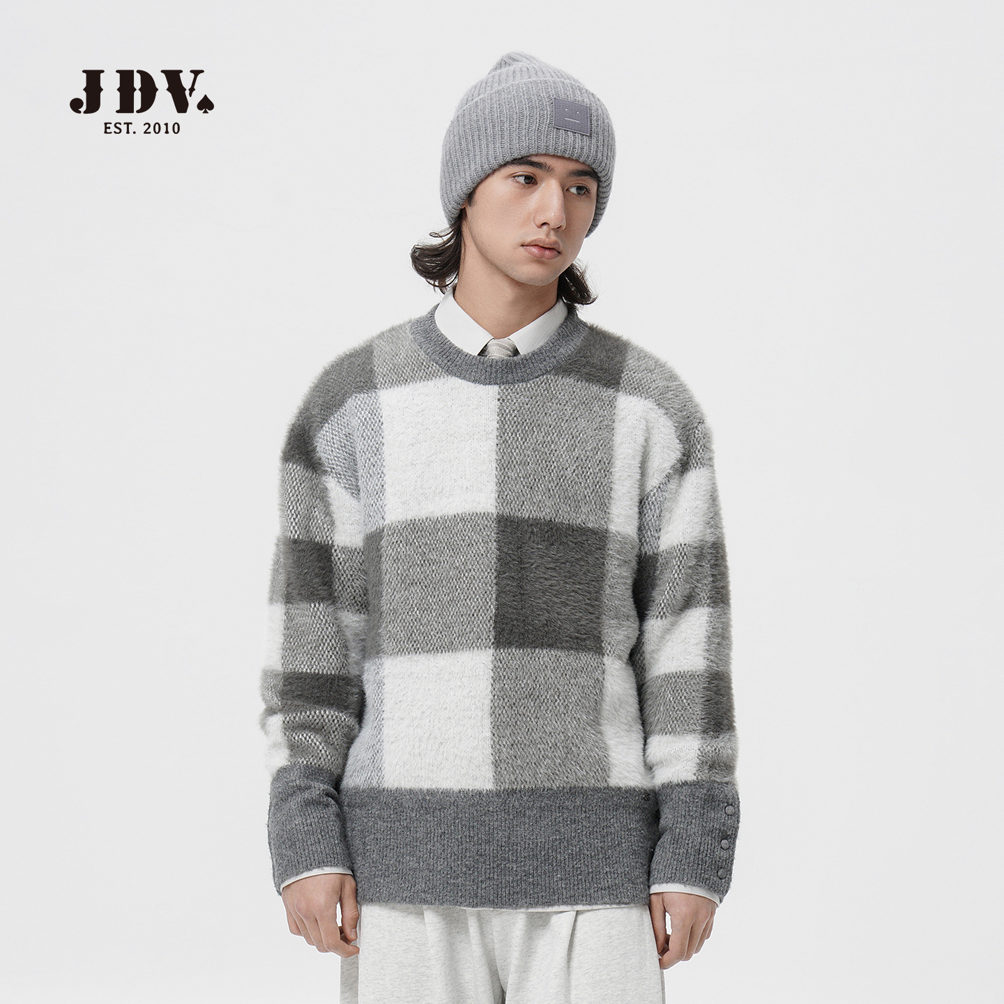 JDV商场同款灰色格纹圆领针织衫