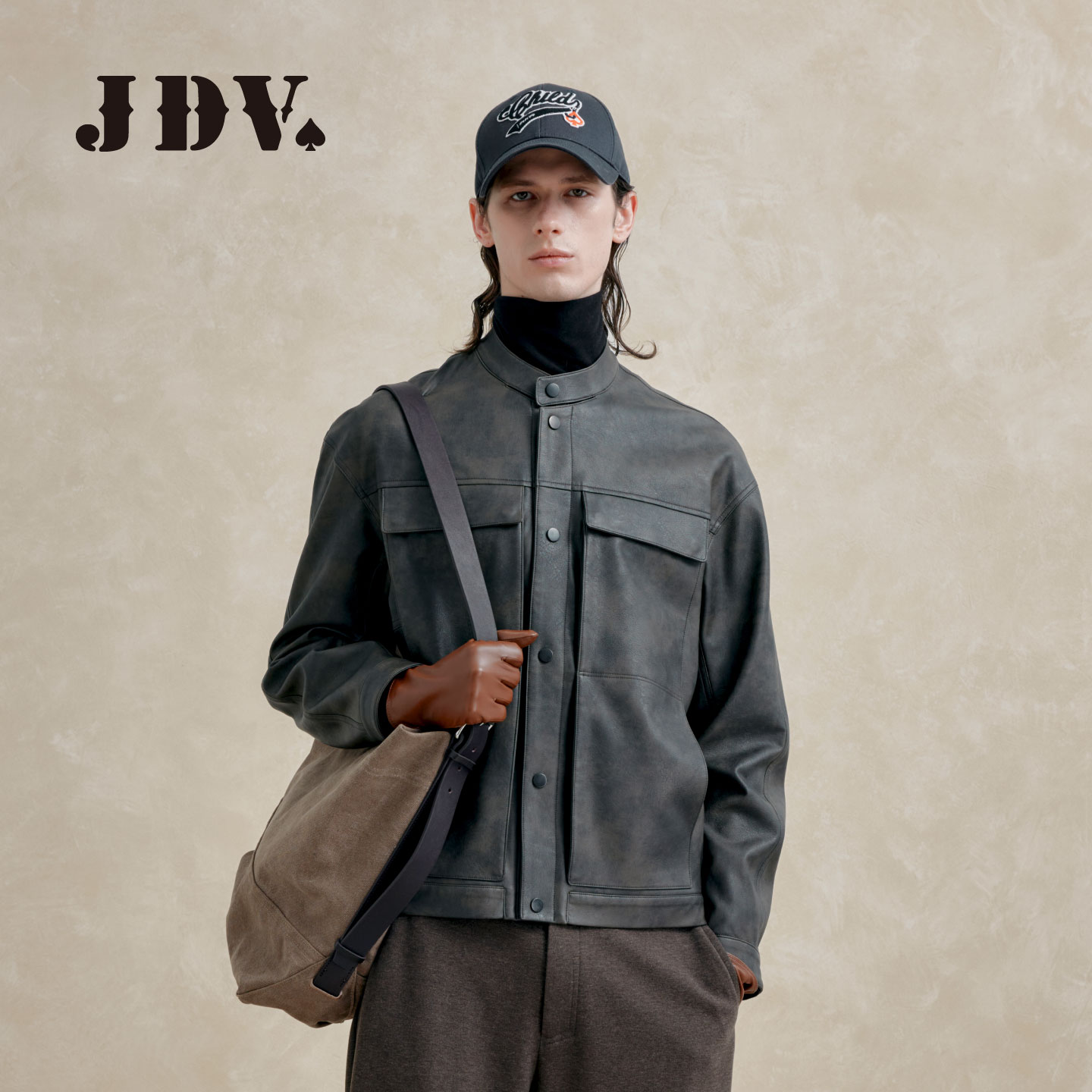 JDV商城同款复古做旧PU皮夹克2026秋立领短款工装休闲外套WJKA292