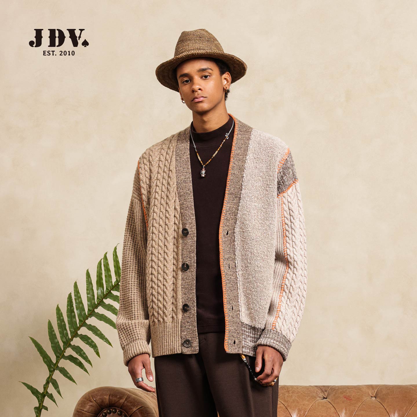 JDV商场同款复古羊毛针织开衫2025秋冬新款保暖舒适休闲V领毛衣