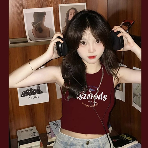 Бордовый летний топ с чашечками, футболка без рукавов, в американском стиле, по фигуре, облегающий крой