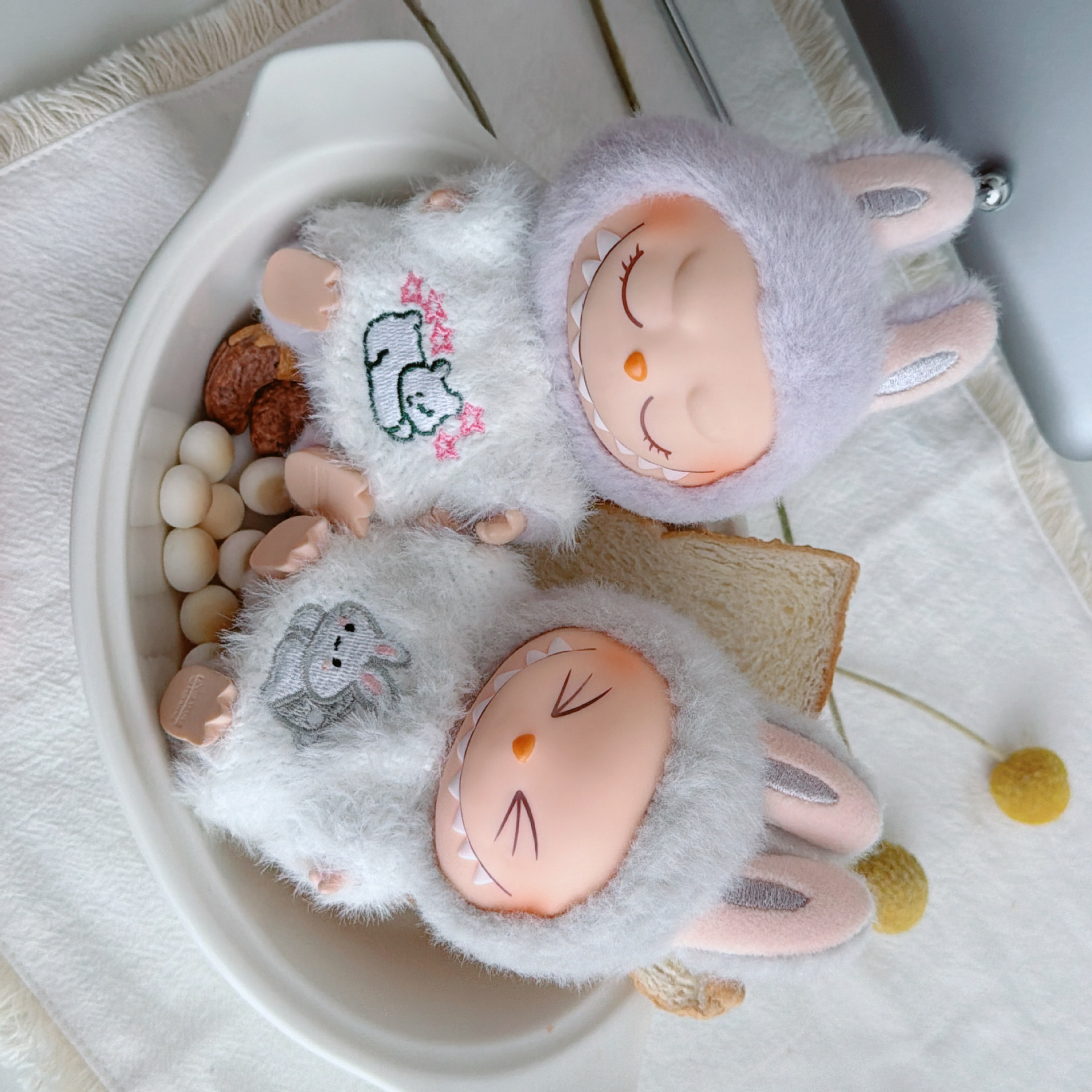 一二三代labubu娃衣17cm拉布布坐坐派对白色毛绒绒毛衣套头装扮