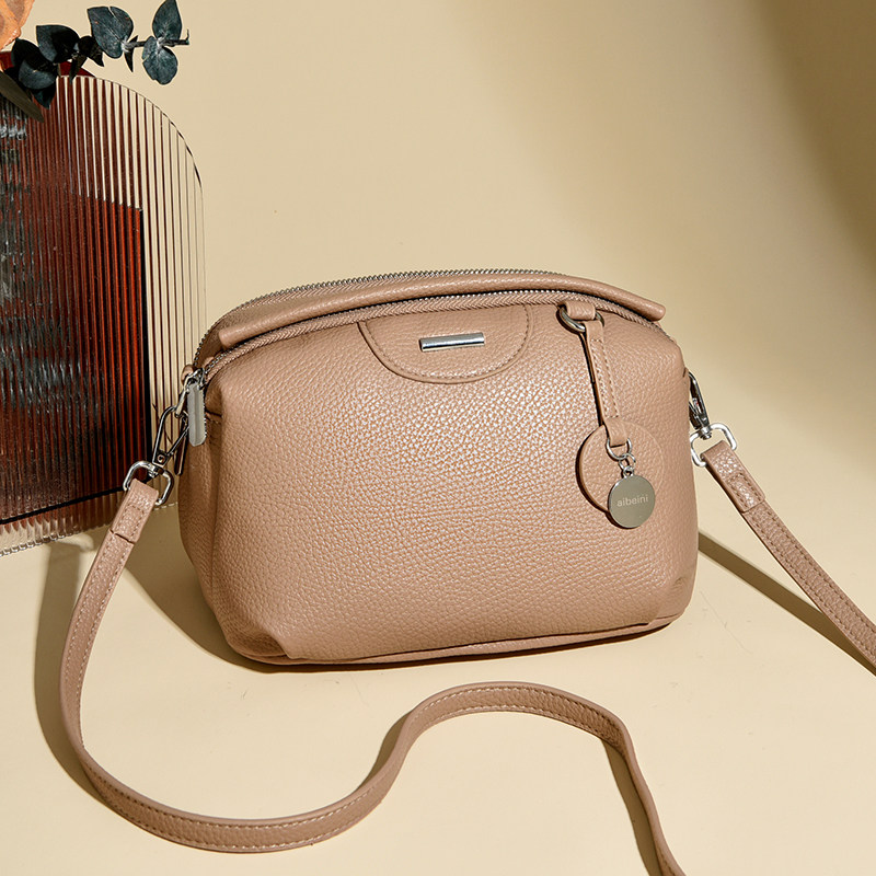 高级感真皮斜挎包女士包包2025新款百搭休闲单肩包头层牛皮小包包