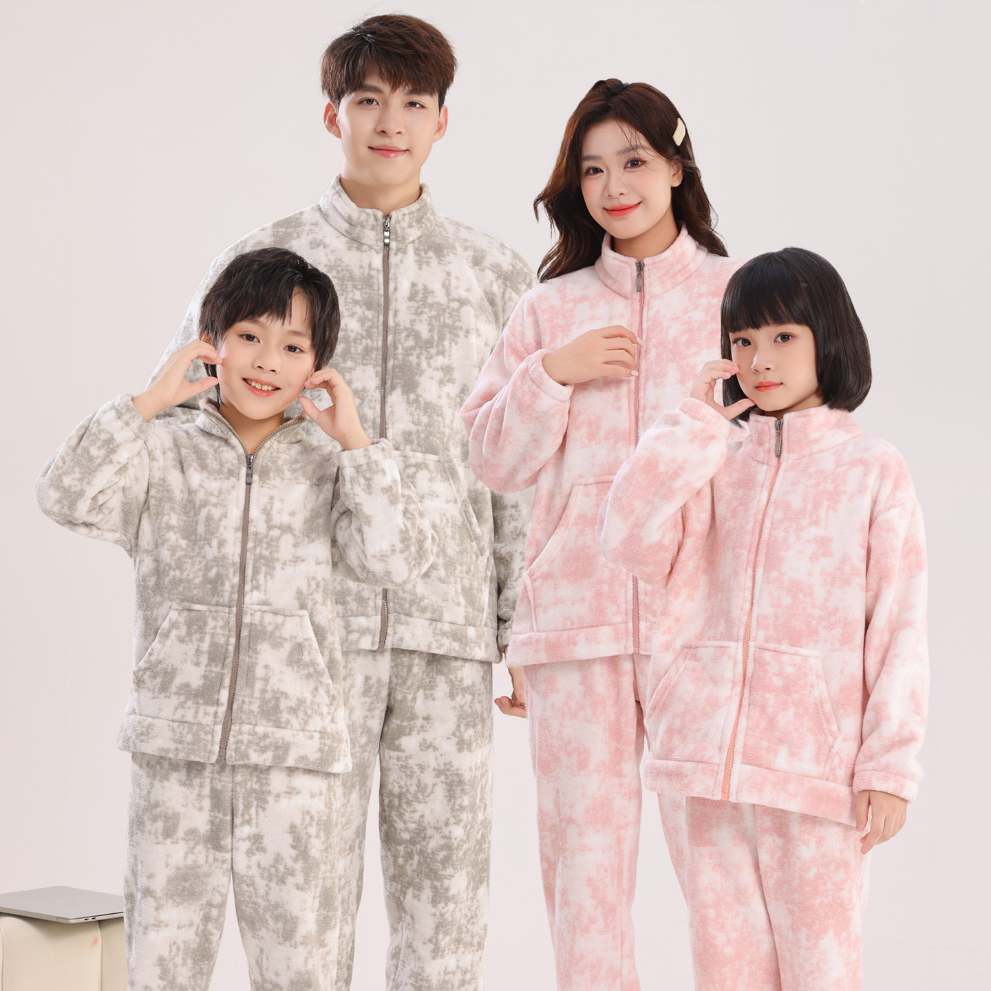 一家三四口母女父子家庭装睡衣