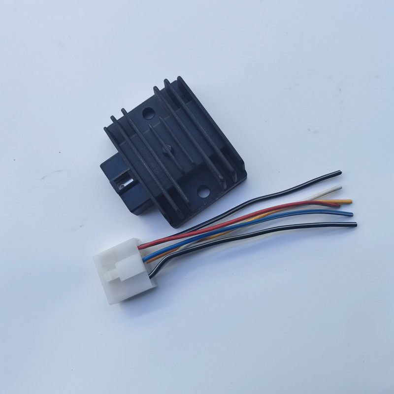 适用赛科龙RX1摩托车整流器/稳压器/ZS150-51/ZS200-51调压整流器