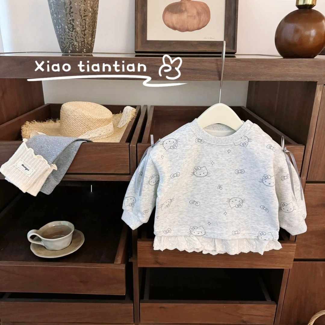 小甜甜童装原创设计！女宝宝可爱满印小KT卡通卫衣堆堆袜裤子套装