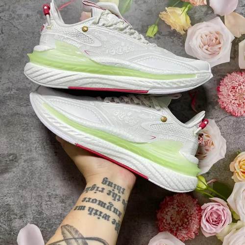 李宁䨻科技男女系带回弹运动鞋