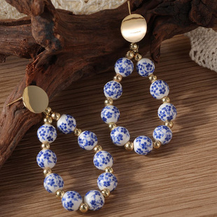 2025年春夏新款中国风复古优雅耳坠青花瓷环状串珠吊弯曲光面耳钉