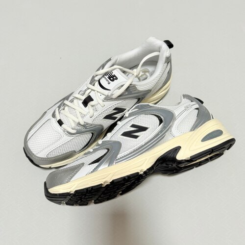 New Balance NB 530 舒适低帮训练跑步鞋 男女同款 白银色U530ESA