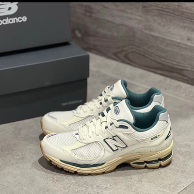 New Balance NB 2002R 复古运动减震耐磨男女同款 白绿 M2002RGS