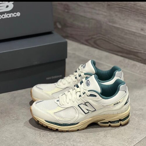 New Balance NB 2002R 复古运动减震耐磨男女同款 白绿 M2002RGS
