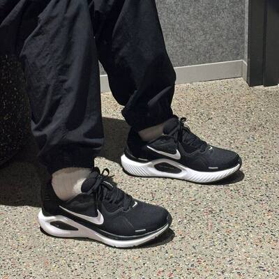 Nike耐克Structure26百搭舒适鞋