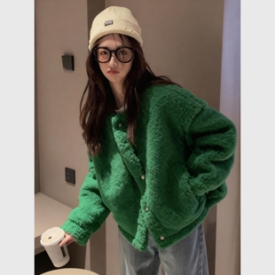 绿色圆领羊羔毛短款 冬巨好看轻熟慵懒宽松保暖上衣 外套女2025新款