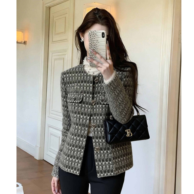 法式轻奢小香风灰色短外套女2026今年流行漂亮高级小众不撞款上衣,女装/女士精品,短外套,淘宝优惠券,粉丝福利购,淘宝优惠卷