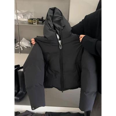 高级感黑色短款连帽羽绒服女