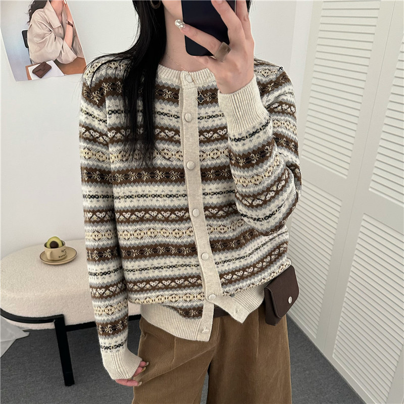 圆领复古费尔岛提花毛衣针织开衫外套女2026新款宽松外搭上衣设计