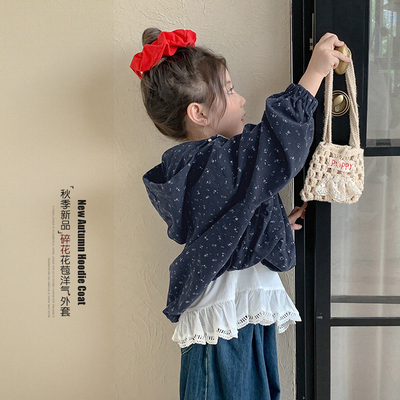 女童外套秋装2025新款韩版宝宝洋气碎花连帽拉链衫山系儿童冲锋衣