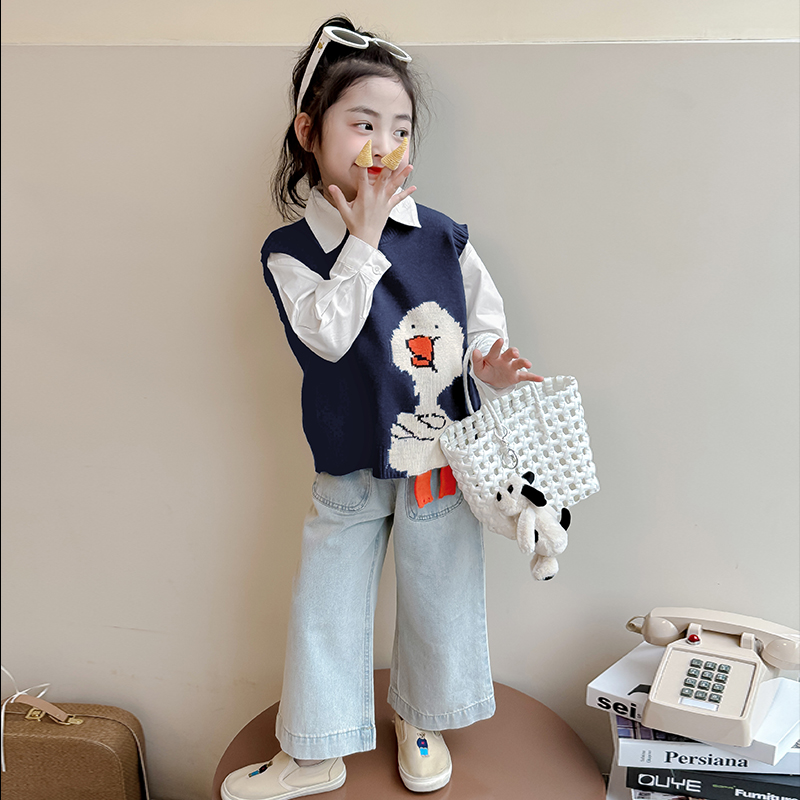 女童马甲2025秋装新款洋气女孩卡通针织背心时尚童装秋季儿童上衣