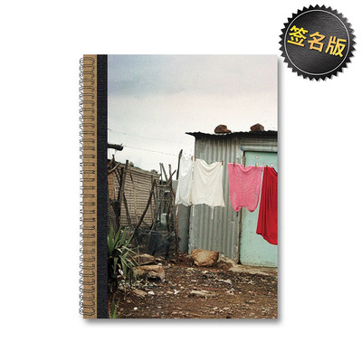 【预售】【签名版】我携带她的照片 马格南摄影师Lindokuhle Sobekwa I carry Her photo with Me 英文原版摄影纪实外文图书