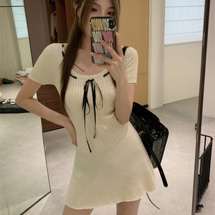 收腰包臀裙潮 纯欲风方领短袖 连衣裙女夏季 新款 抽绳绑带设计感修身