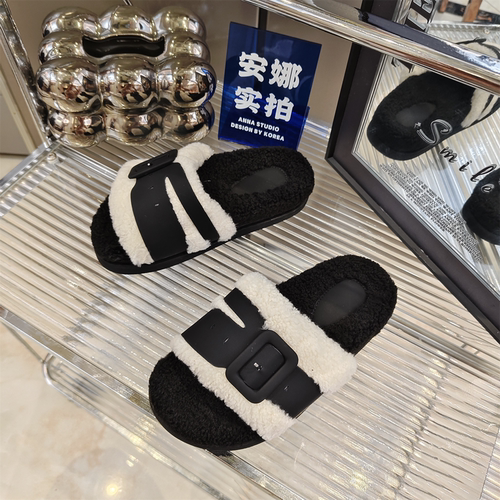 羊羔毛皮带扣舒适毛毛鞋