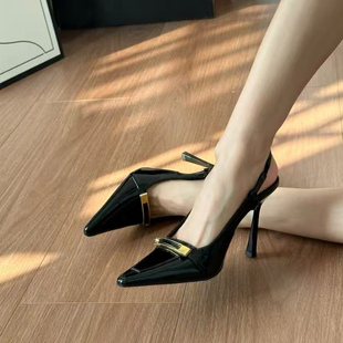 黑色小方头高跟鞋细跟2026新款法式气质不累脚漆皮性感包头凉鞋女