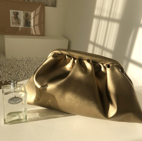 柔软舒服云朵云朵包时尚百搭