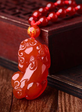 红玛瑙貔貅吊坠玉石项链玉挂件男