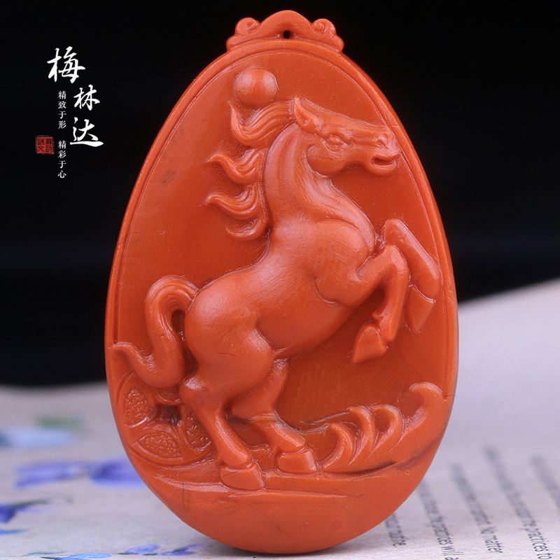 Melinda/梅林达【峻雨】天然南红玛瑙吊坠苏工精雕马到成功玉挂件