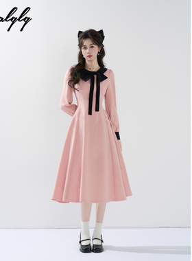 法式富家千金风粉色长袖连衣裙女秋冬季设计感小众收腰甜美拼接裙