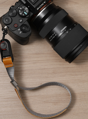 适用索尼A7M4相机手碗带佳能富士微单单反快拆挂绳真皮强磁牛皮带挂钩防滑失手绳R62 R8富士XS20 XT5尼康Z30