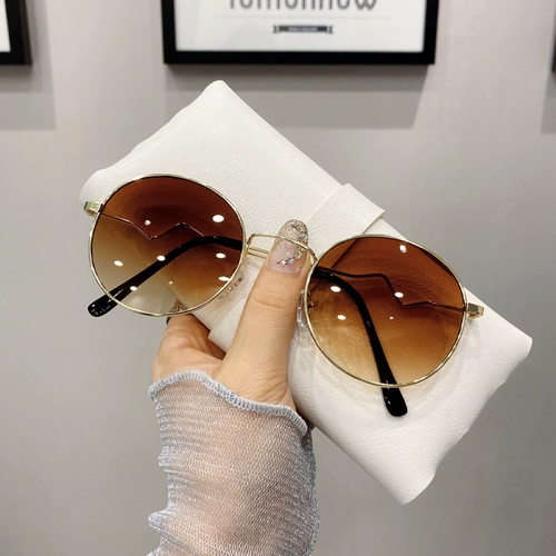 Модные солнцезащитные очки на солнечной энергии, защита от ультрафиолета, популярно в интернете, по фигуре