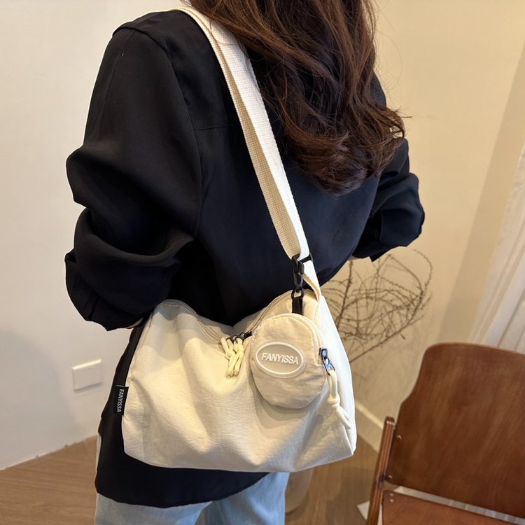 ins校园小清新斜挎包女韩版休闲大容量学生上课通勤包百搭单肩包