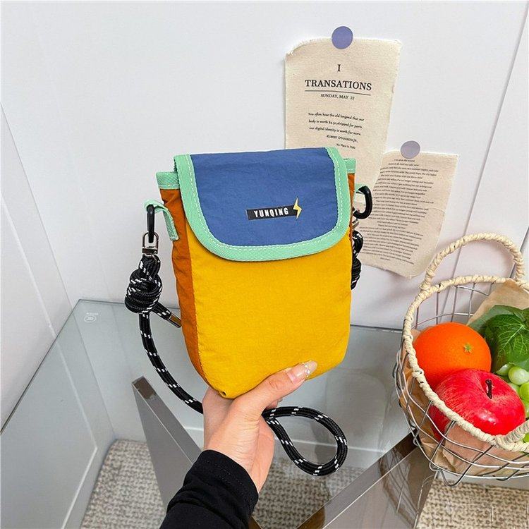 ins潮牌小挎包撞色设计感手机包轻便通勤斜挎包户外便携单肩小包