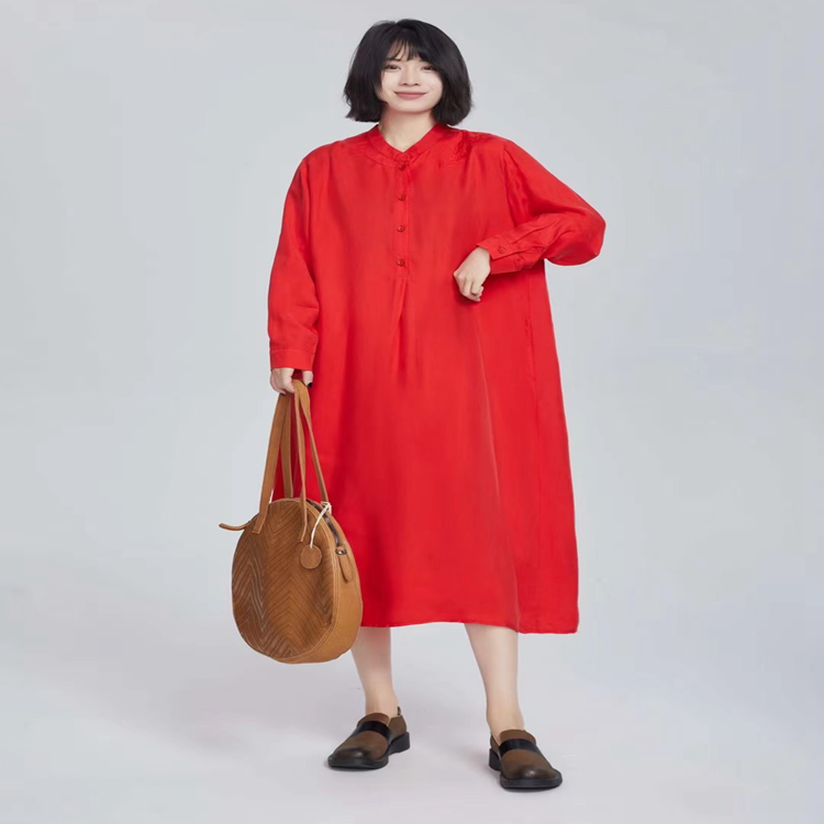 翠色嘉人2025春季通勤文艺肩部刺绣立领女铜氨丝长裙连衣裙D8001