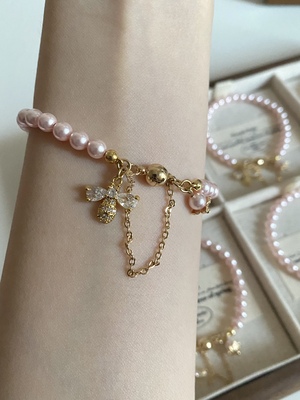 原创/粉色施家珍珠小蜜蜂手链