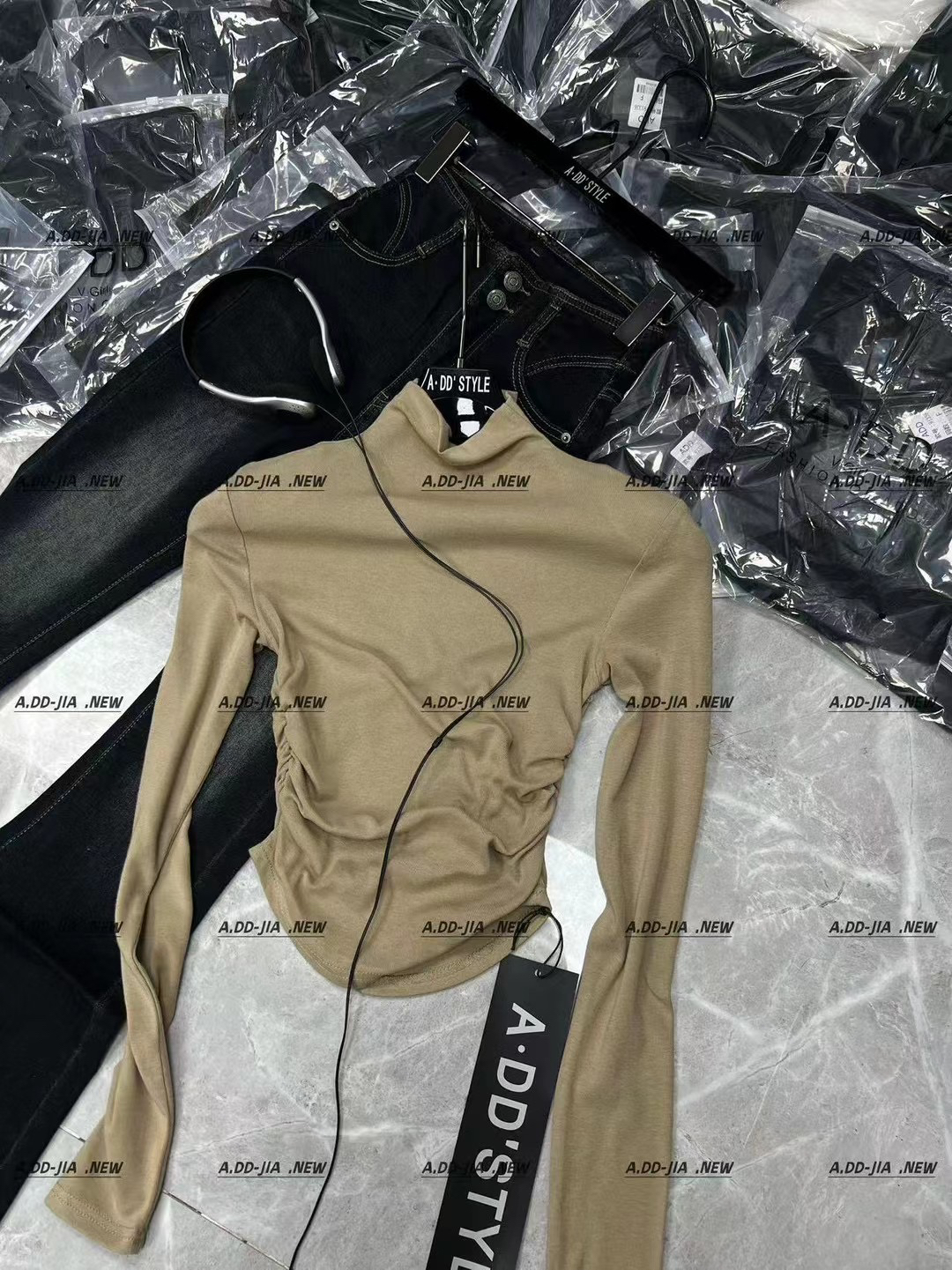 ADD2025秋季新款设计感纯色半高领长袖T恤女褶皱修身百搭打底衫女