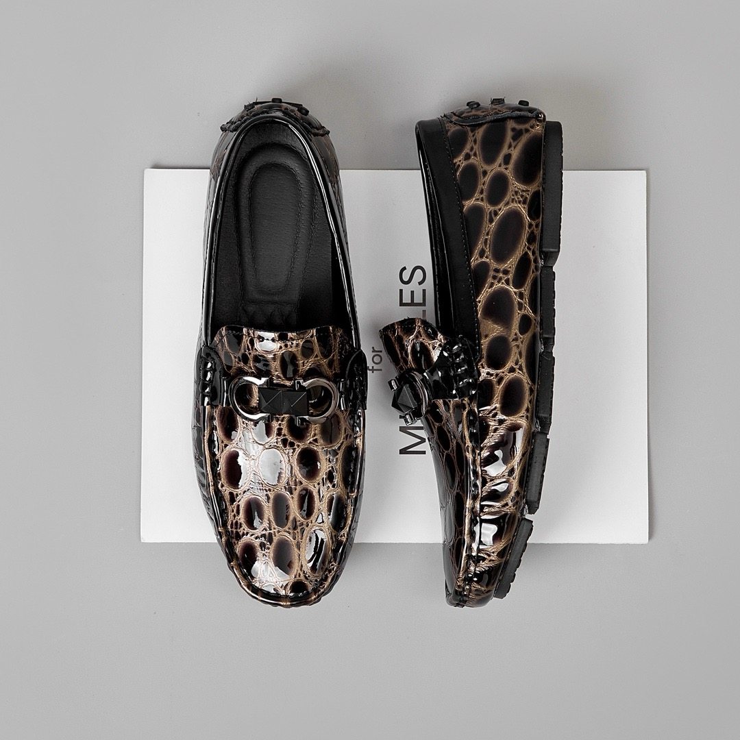 2026新款豆豆鞋男真皮印花亮皮漆面一脚蹬精神小伙懒人套脚乐福鞋