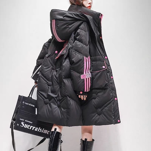 白鸭绒中长款25新款冬装黑红色拼色连帽加厚保暖显瘦羽绒服女外套