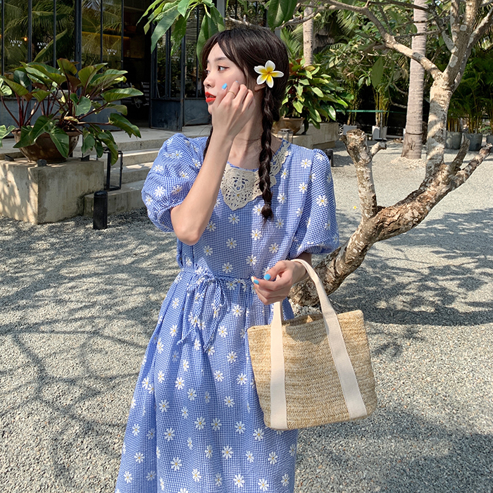 Real shot real price ~ Korean version loose and versatile, fresh little flower lattice pattern shows long and thin dress