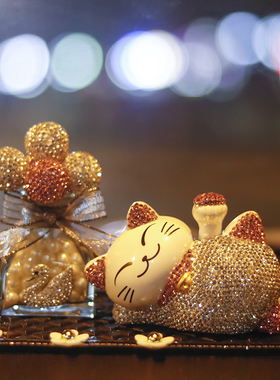 招财猫汽车车内装饰品摆件车载内饰香水女士车上女神款中控台车饰