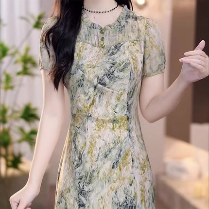 今年流行漂亮连衣裙女2025夏季新款妈妈装端庄大气减龄女人味裙子