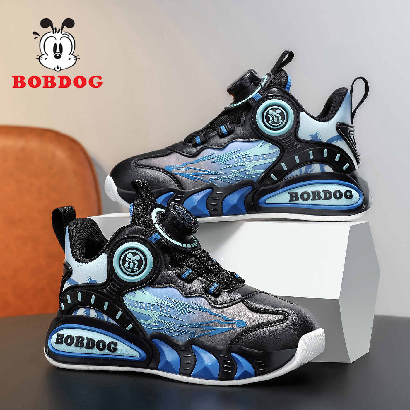 巴布豆男童运动鞋2026新款秋冬季皮面防水儿童户外高帮轻便篮球鞋