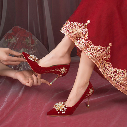 婚鞋新娘鞋女2025新款中式秀禾婚纱两穿红色敬酒鞋不累脚细高跟鞋