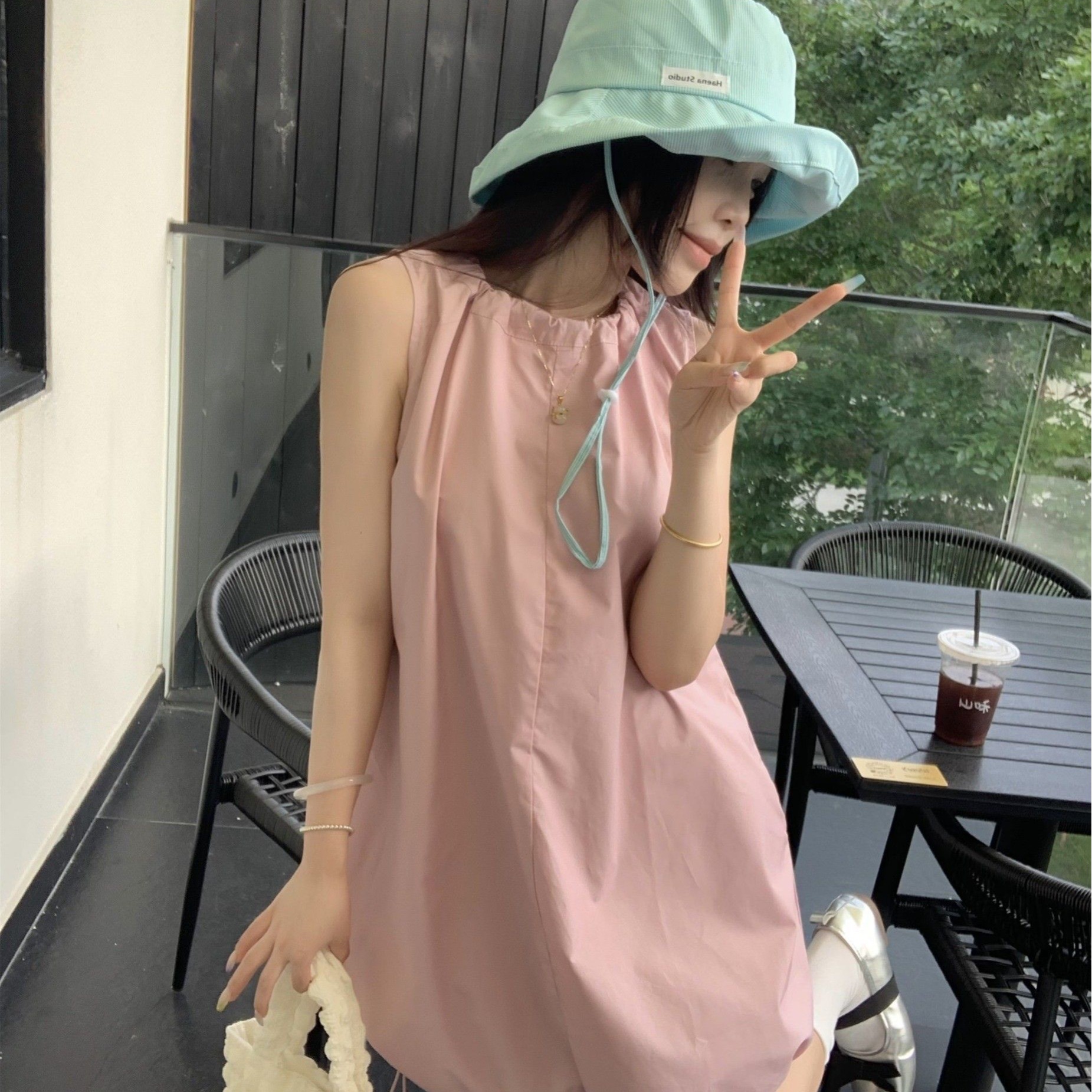 无袖背心设计系带小个子连衣裙夏季小众2025新款纯色宽松花苞短裙