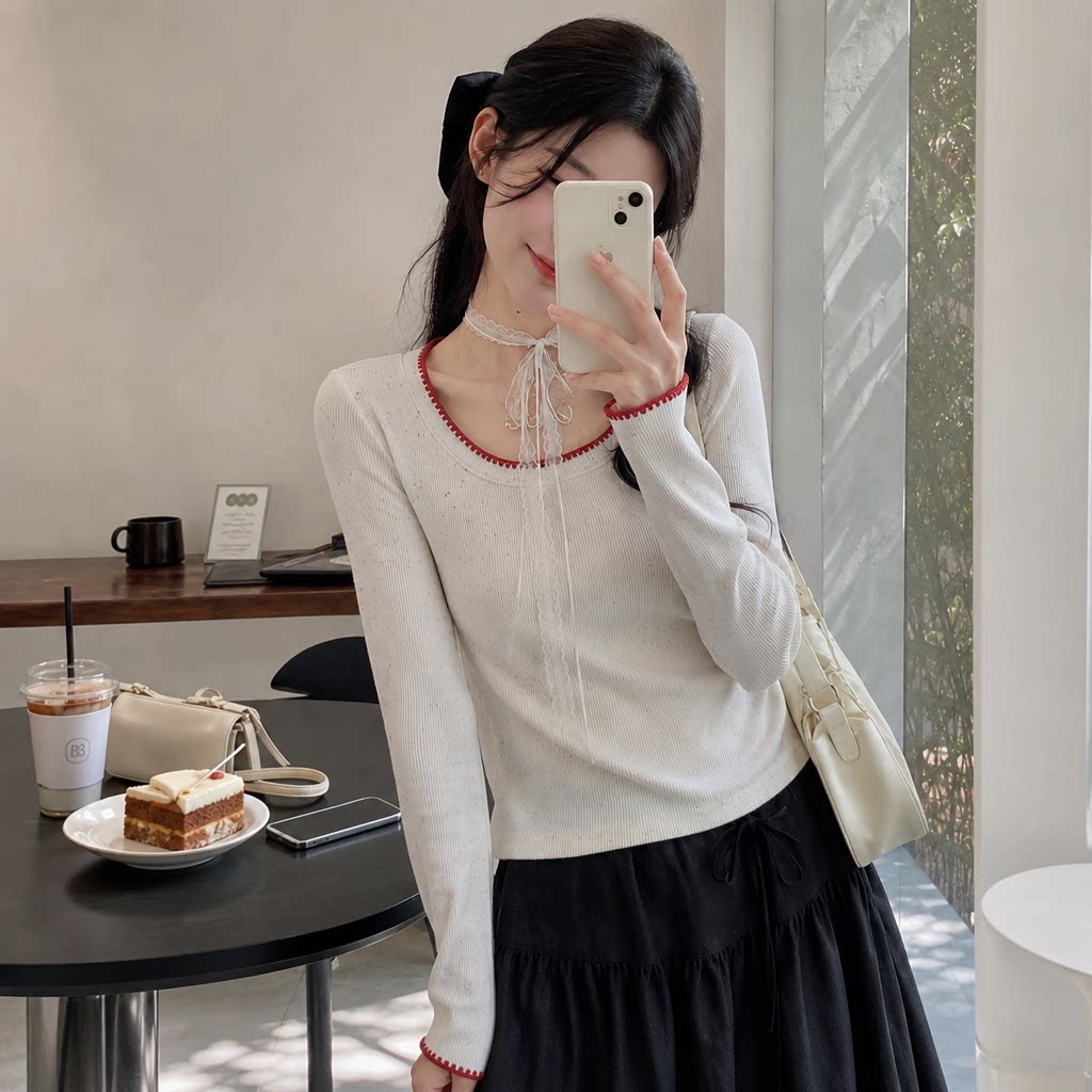 白色纯欲U领彩点修身针织衫女
