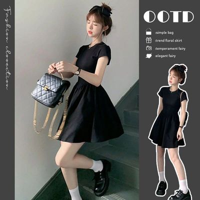 赫本风气质短袖a字连衣裙子女2025新款夏季小个子收腰显瘦小黑裙