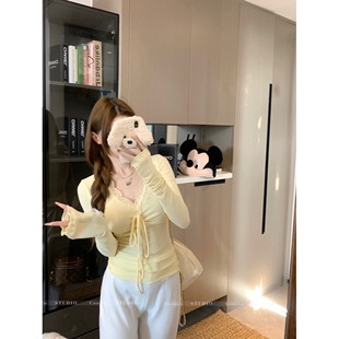 甜辣妹蕾丝拼接V领长袖T恤女秋冬新款纯欲风抽绳系带内搭打底上衣