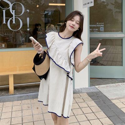 2026夏季韩系条纹小飞袖连衣裙